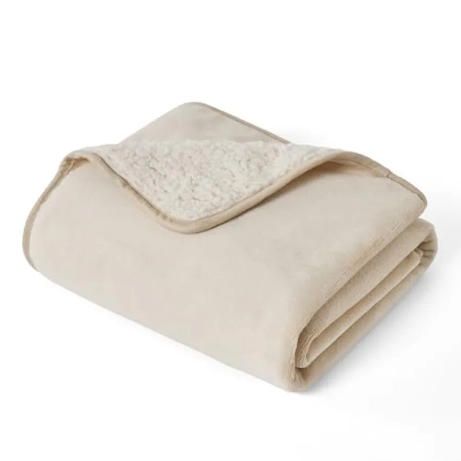 Cat Blanket for Indoor Cats - Waterproof Calming Cat Blankets for Kitten, Sherpa Fleece Pet Blanket, Soft Plush Reversible Thro
