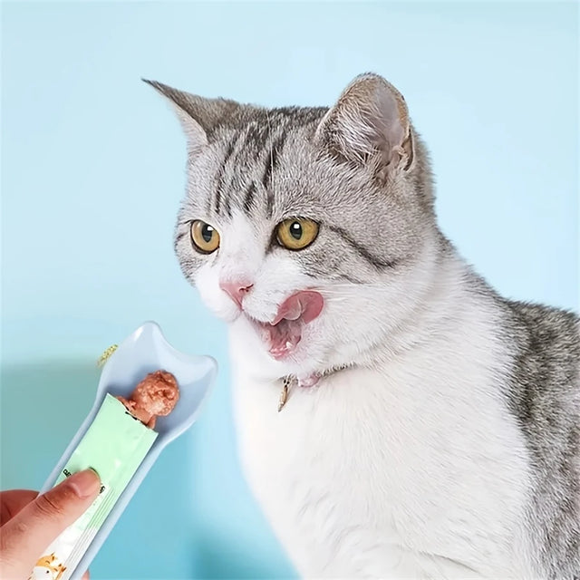 Cat Treat Squeeze Spoon – Lickable Wet Treat Feeder